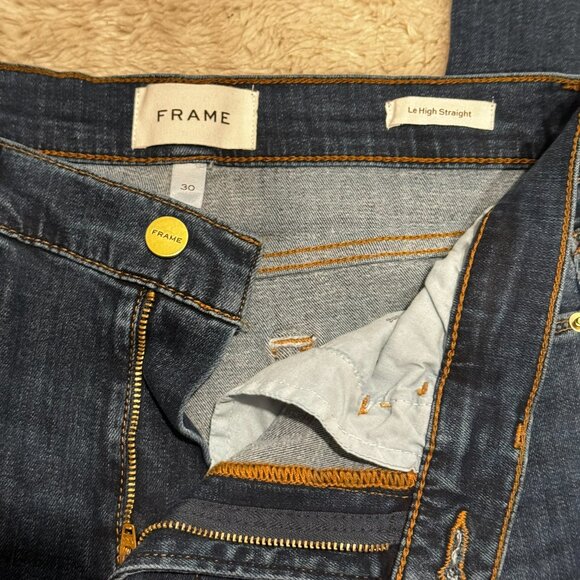 Frame Classic Fit Dark Wash Denim Jeans - Timeless Style & Comfort - Picture 3 of 6
